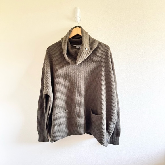 Vince Sweaters - New Vince Green Cowl Neck Buttons Oversized Sweater size Small